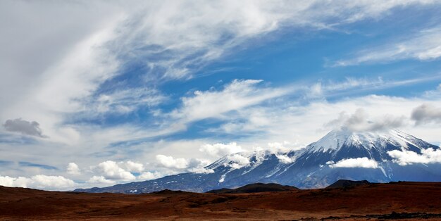 вулкан камчатской долины снежных вершин