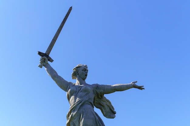 Photo volgograd russiaseptember 16 2021 memorial complex on the mamayev hill and the monument motherland in volgograd