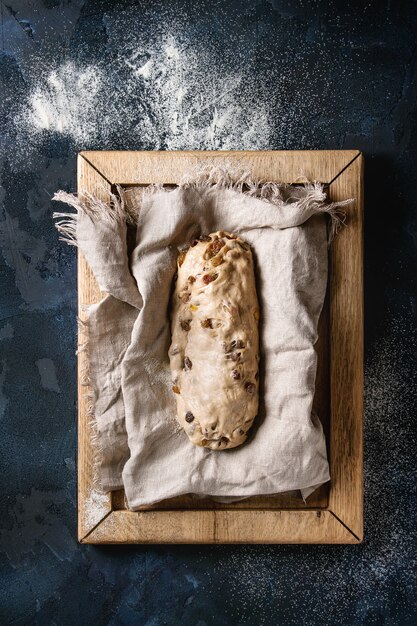 Volkoren deeg voor stollen