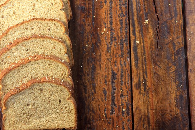 Volkoren gesneden biologisch brood