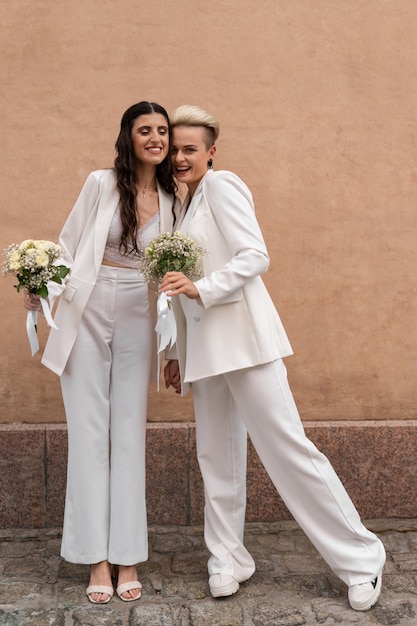 Foto volle foto's van vrouwen die trouwen.