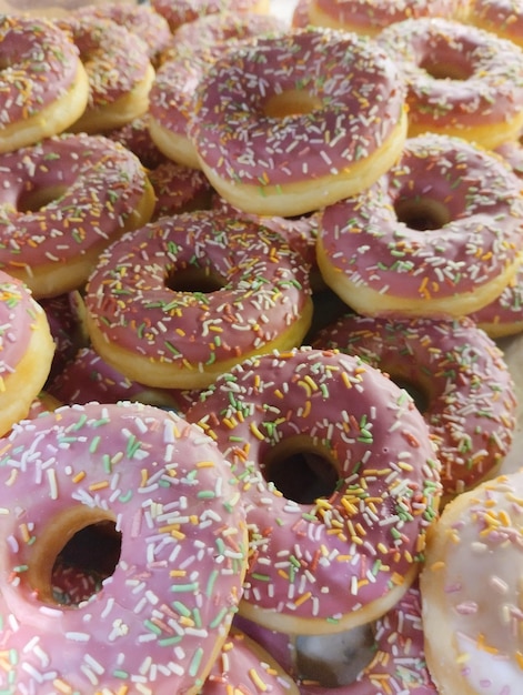Volledig beeld van donuts.