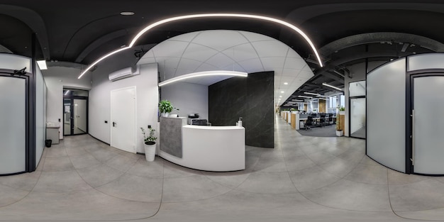 Volledig naadloos sferisch hdri 360-panorama in de gang bij de receptie van een modern coworking-kantoor in rechthoekige projectie VR-inhoud