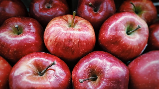 Volledige opname van appels voor verkoop op de markt