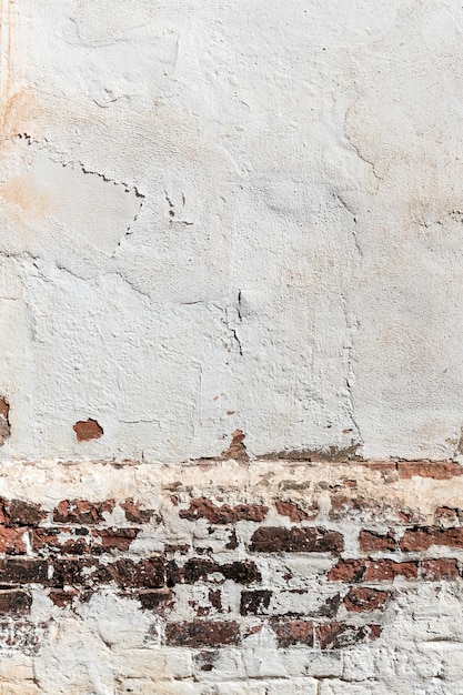 Volledige opname van een verweerde muur