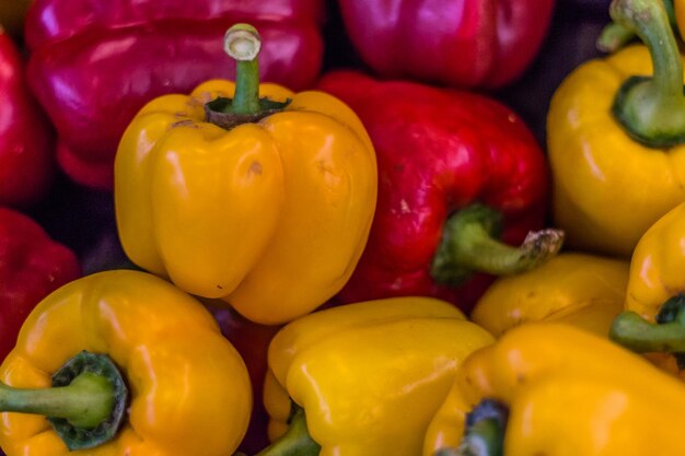 Foto volledige opname van gele paprika's