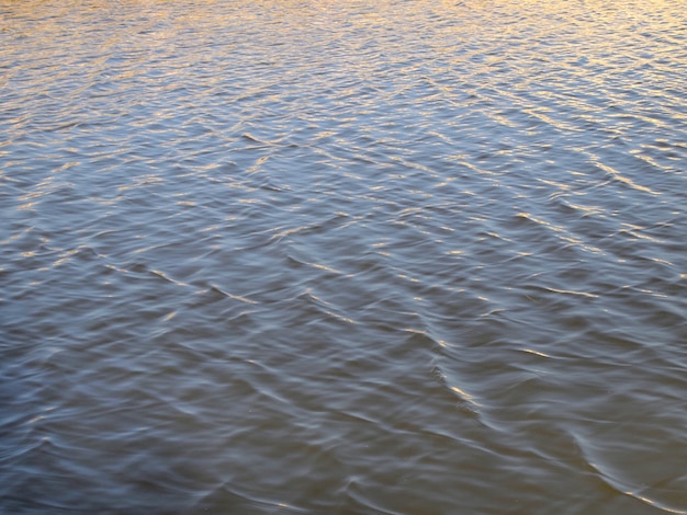 Foto volledige opname van gerimpeld water