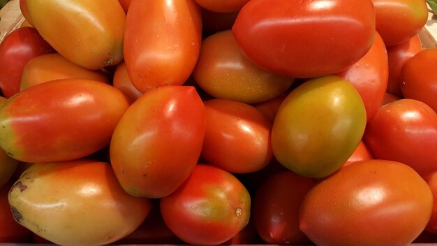 Foto volledige opname van tomaten op de markt