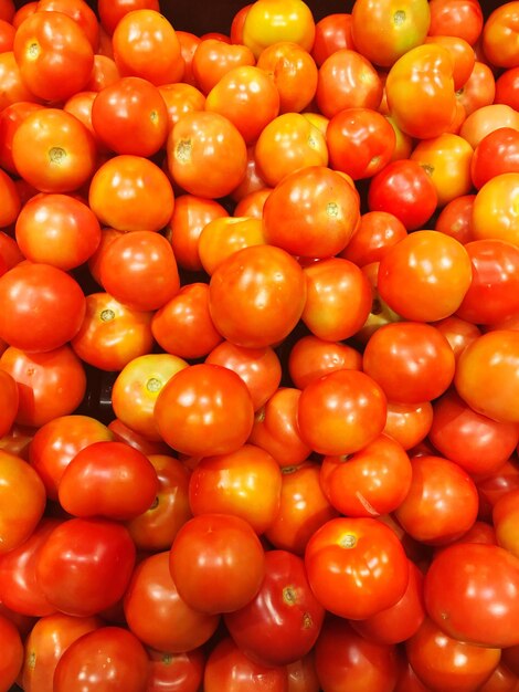 Foto volledige opname van tomaten op de markt