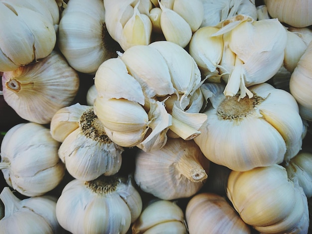 Volledige opname van verse knoflookklansjes