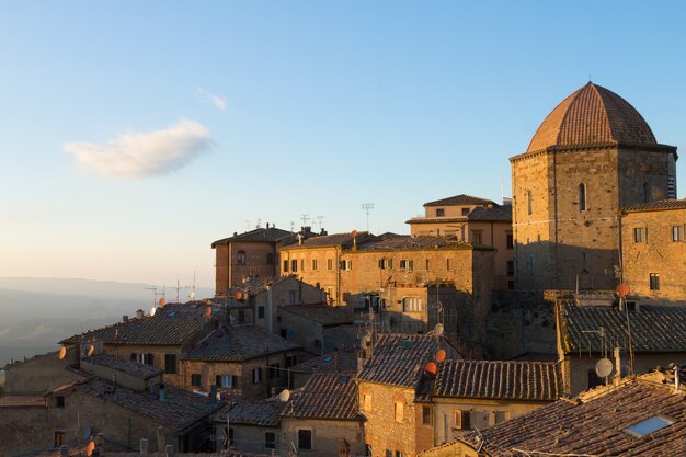 Volterra stadslandschap, Toscane, Italië. Hystorische stad. Italiaans monument.