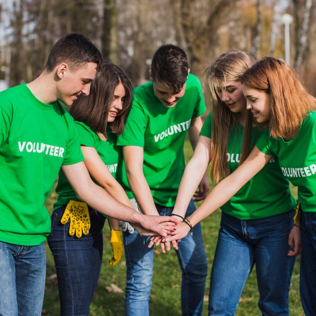 Foto volontariato e concetto di lavoro di squadra