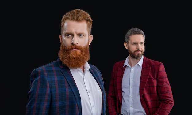 Volwassen mannen in formalwear op achtergrond foto van mannen in formalwear pakken mannen in formalwear