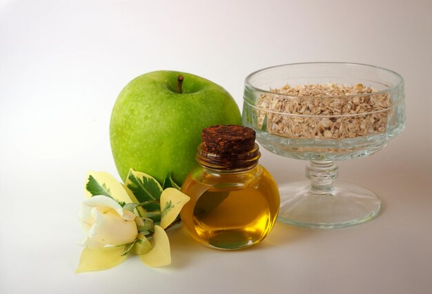 Voor huidverzorging havermout groene appel en olijfolie