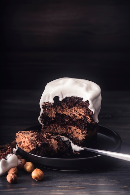 Vooraanzicht van cake met lepel