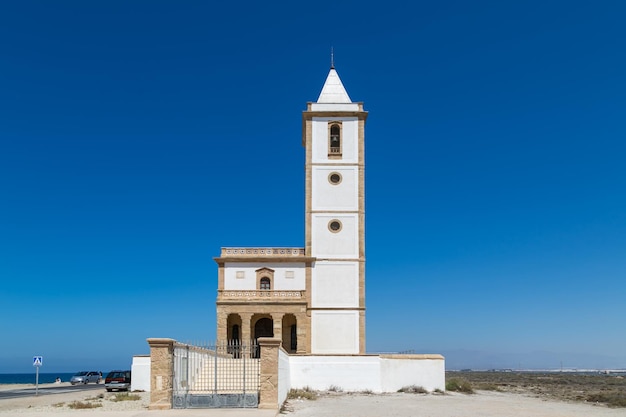 Vooraanzicht van de kerk van de mijnstad Rodalquilar Cabo de Gata Spanje