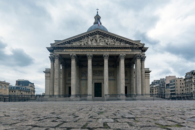 Vooraanzicht van het Pantheon van de stad Parijs