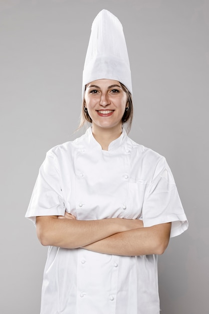 Foto vooraanzicht van vrouwelijke chef-kok