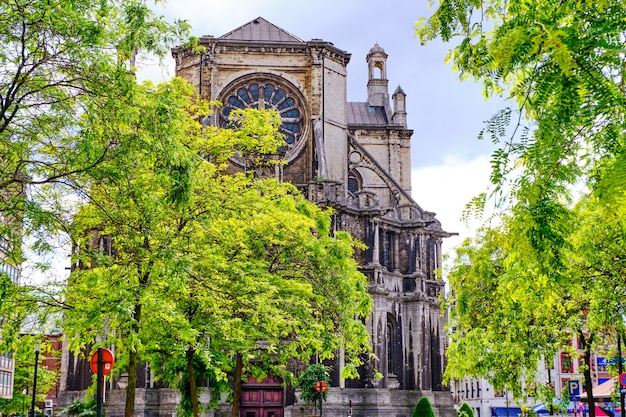 Voorgevel van de kerk van Saint Catherine in Brussel, België