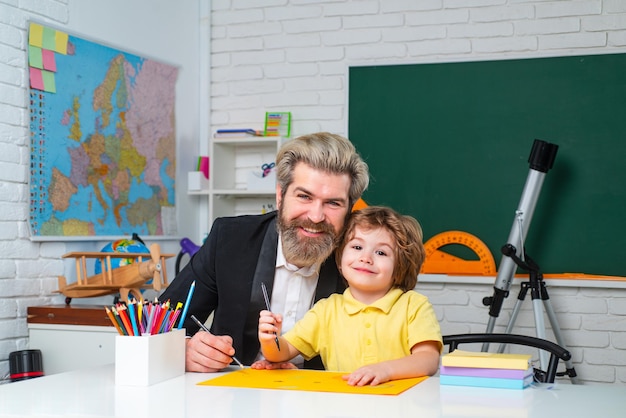 Voorschoolse begeleiding leerlingen onderwijs leerconcept onderwijsproces terug naar school