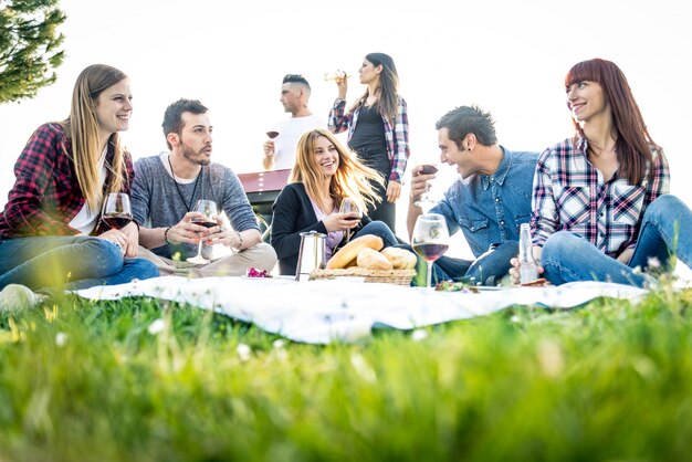 Vrienden plezier in een park