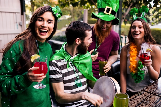 Vrienden vieren St Patricks dag