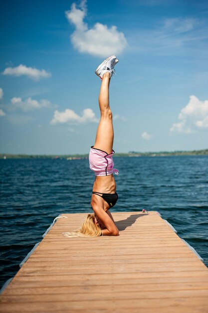 Foto vrouw atleet buiten training