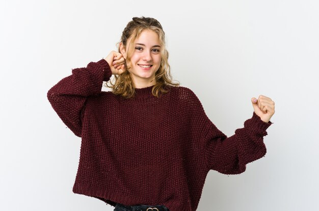 Vrouw dansen en plezier maken