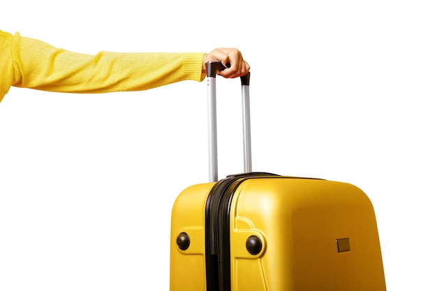 Vrouw die gele koffer in hand houden die op wit achtergrondreisconcept wordt geïsoleerd