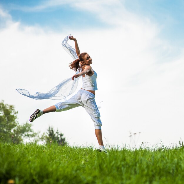 Vrouw die zich bezighouden met fitness