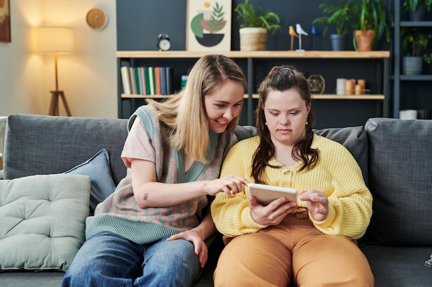 Vrouw en haar vriend met het syndroom van Down