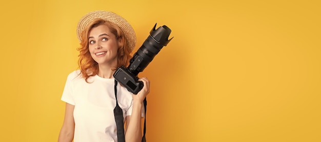 Vrouw geïsoleerd gezicht portret banner met mock-up kopie ruimte vrolijke amateur- en professionele fotografie zomer schietsessie fotoshoot