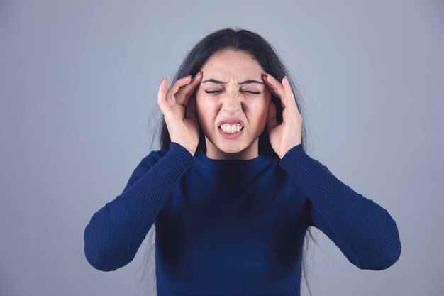 Vrouw hand in pijn hoofd