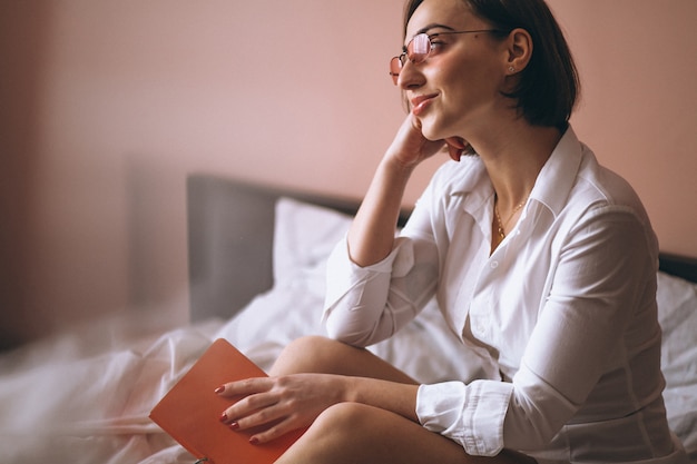 Vrouw in bedzaken