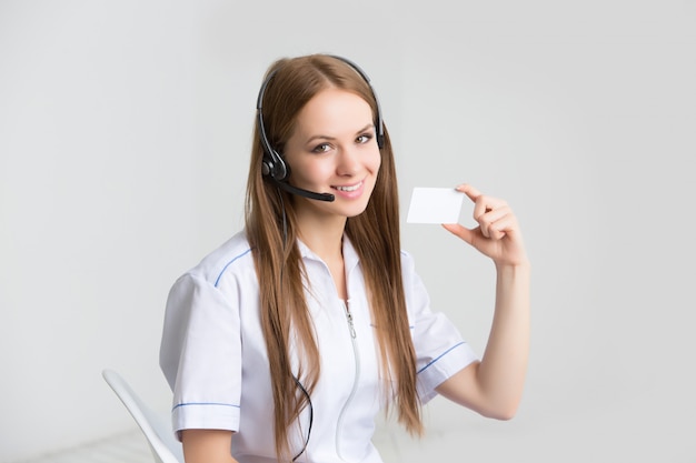 Vrouw klantenservice werknemer, callcenter lachende operator