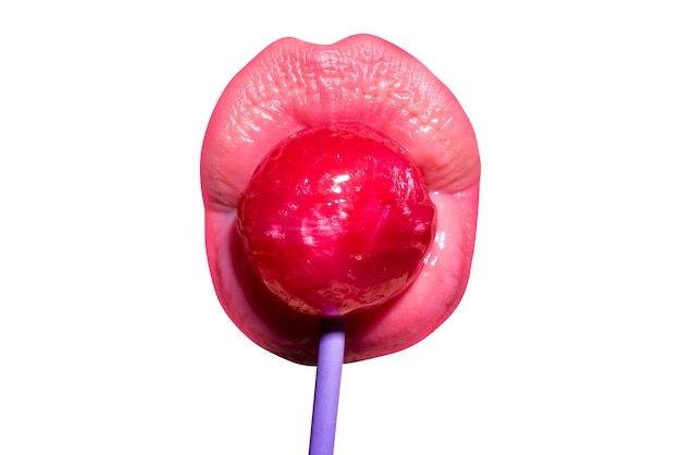 Vrouw likken lolly, kunst banner, rode lippen met lolly. sexy rode vrouwelijke mond en tong met lollipop. art print voor ontwerp geïsoleerd op wit.