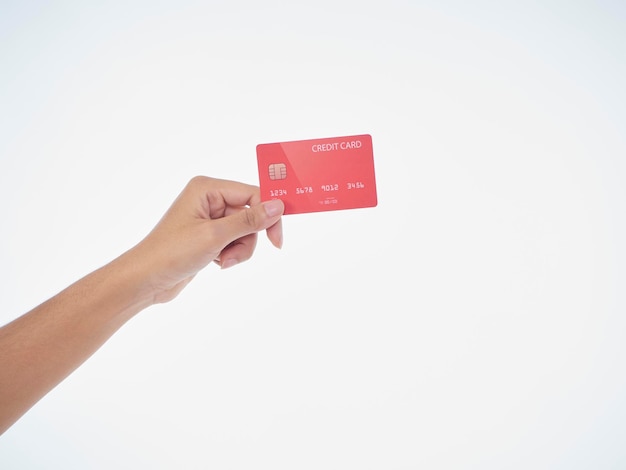 Foto vrouw met creditcard op witte achtergrond