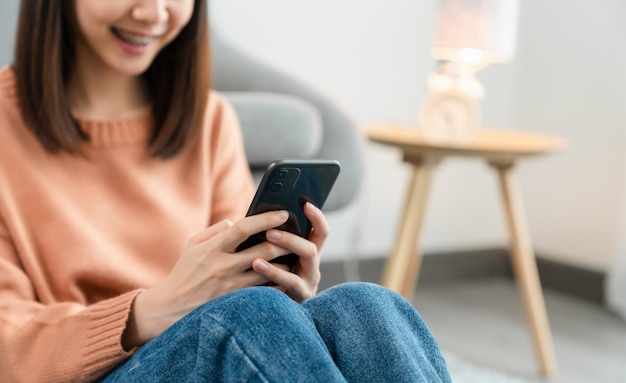 Vrouw met een smartphone