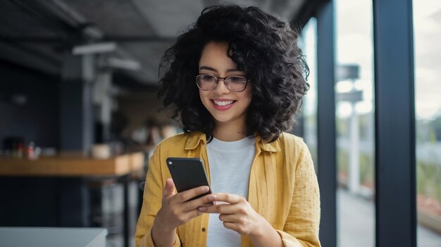 Vrouw met een smartphone.