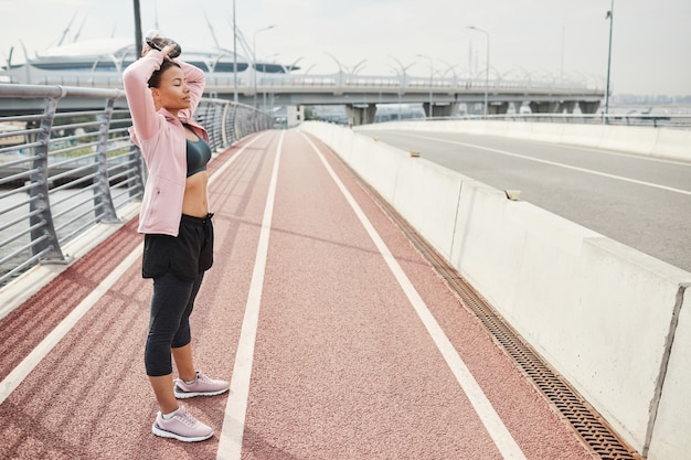 Vrouw ontspannen na de training