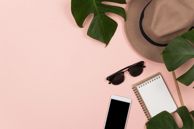 Foto vrouw werkruimte met laptop