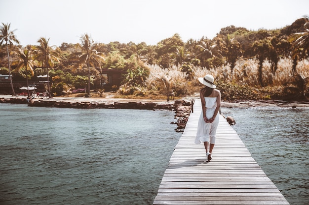 Vrouw zomer ontspannen vakantie