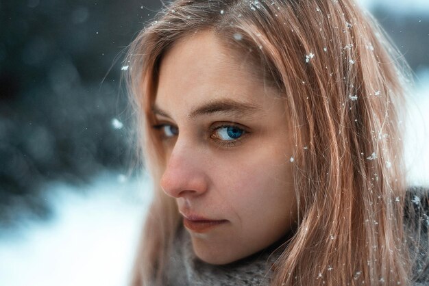 Foto vrouwelijk model wintermode