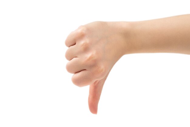 Vrouwelijke handteken met duim naar beneden geïsoleerd op een witte achtergrond
