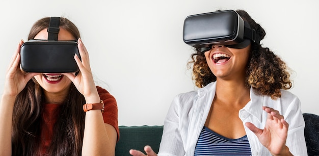 Vrouwen ervaren de virtual reality-bril