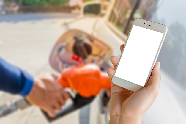 Vrouwen gebruiken mobiele telefoon