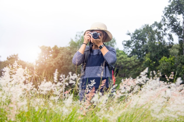 Vrouwenrugzak reizen met fotografie