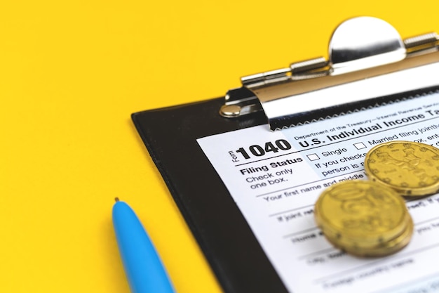 VS belastingformulier 1040 voor Amerikaanse individuele belastingaangifte close-up zakelijke achtergrondfoto
