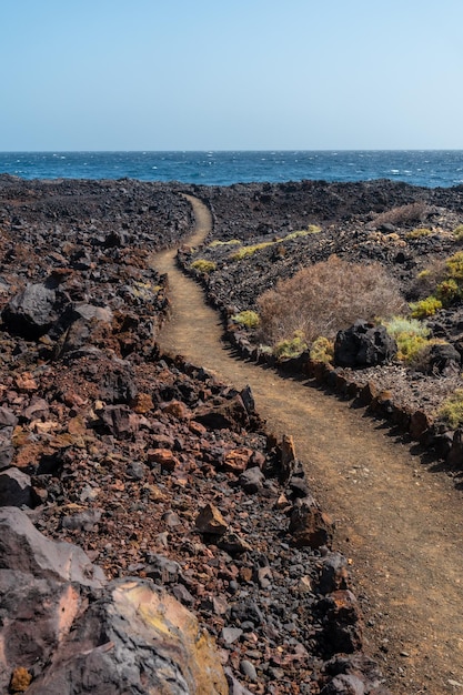 Vulkanische trail in de stad Tamaduste gelegen aan de kust van het eiland El Hierro Canarische Eilanden Spanje