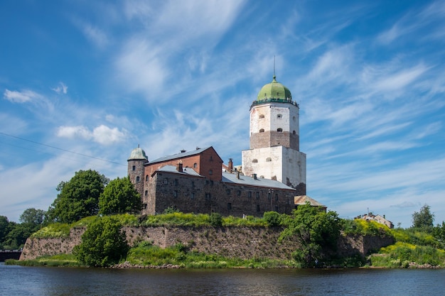 Photo vuoksi river against vyborg castle